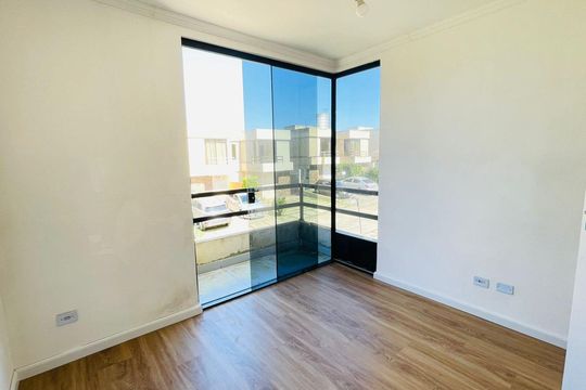 Casa de Condomínio para alugar com 2 quartos, 125m² em Jardim Santa Paula, Cotia