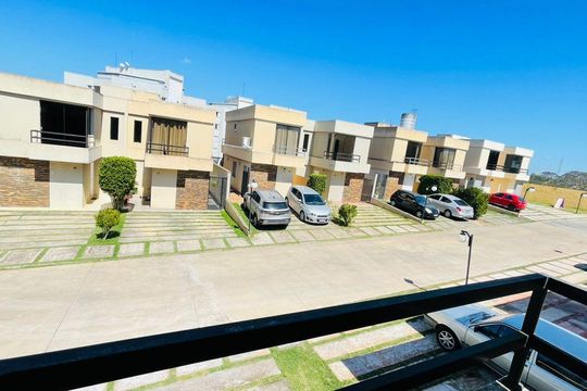 Vista da varanda da suíte 2 de casa de condomínio para alugar com 2 quartos, 125m² em Jardim Santa Paula, Cotia