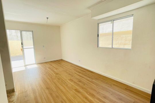 Casa de Condomínio para alugar com 2 quartos, 125m² em Jardim Santa Paula, Cotia