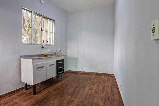 Casa para alugar com 1 quarto, 30m² em Parque Pan Americano, São Paulo