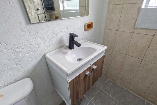 Casa para alugar com 1 quarto, 30m² em Parque Pan Americano, São Paulo