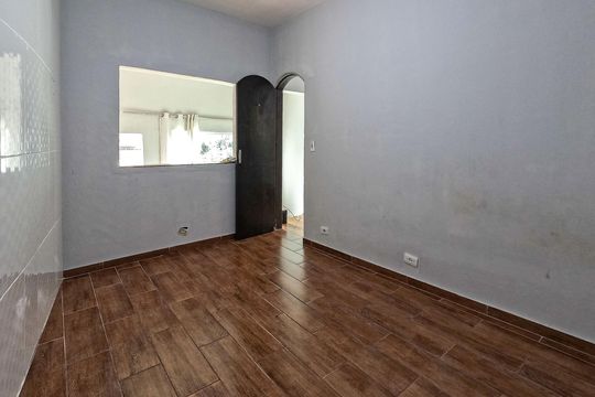 Casa para alugar com 1 quarto, 30m² em Parque Pan Americano, São Paulo