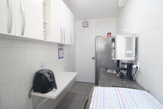 Cozinha de apartamento para alugar com 2 quartos, 47m² em Vila Arriete, São Paulo