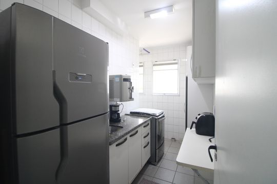 Cozinha de apartamento para alugar com 2 quartos, 47m² em Vila Arriete, São Paulo