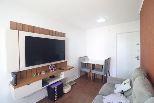 Sala de apartamento para alugar com 2 quartos, 47m² em Vila Arriete, São Paulo