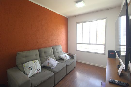 Sala de apartamento para alugar com 2 quartos, 47m² em Vila Arriete, São Paulo