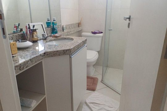 Banheiro de apartamento à venda com 3 quartos, 72m² em Vila Osasco, Osasco