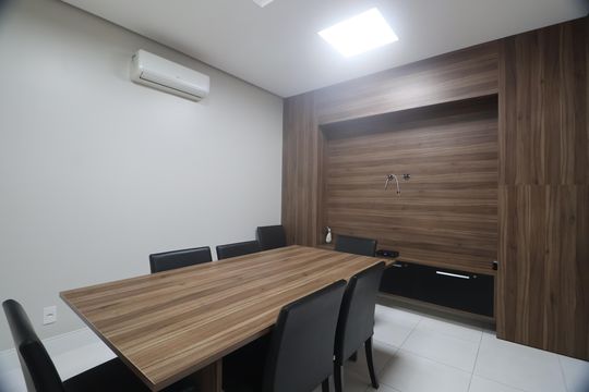 Área comum- sala de reunião de apartamento para alugar com 3 quartos, 167m² em Centro, Canoas