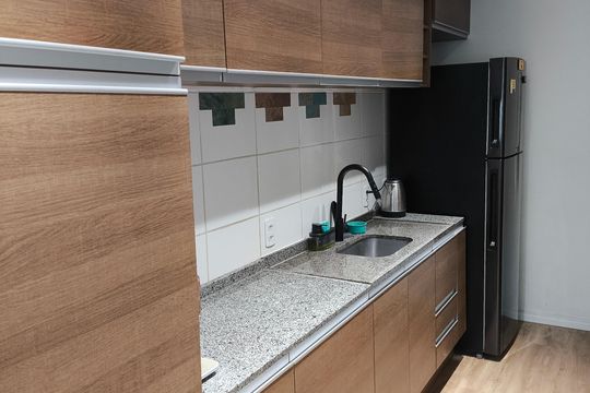 Cozinha de apartamento para alugar com 2 quartos, 48m² em Barra Olímpica, Rio de Janeiro