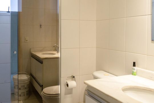 Banheiro de apartamento para alugar com 2 quartos, 61m² em Macedo, Guarulhos