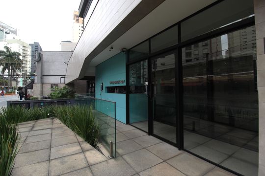 Fachada de apartamento para alugar com 3 quartos, 84m² em Vila Olímpia, São Paulo