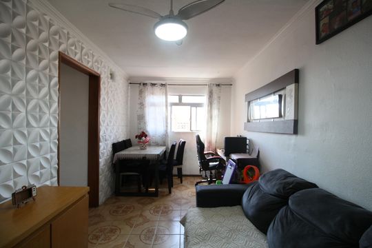 Apartamento à venda com 2 quartos, 48m² em Parque Pinheiros, Taboão da Serra