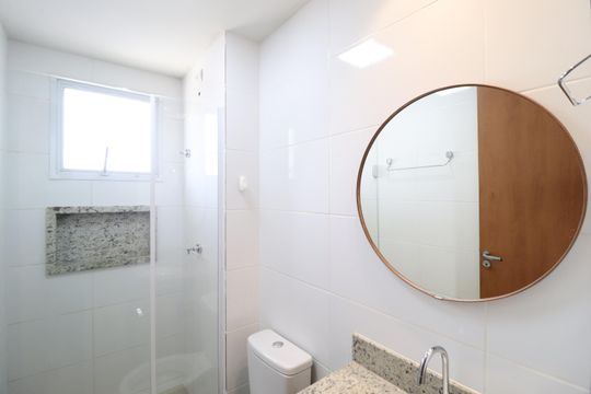 Banheiro do Quarto 1 de apartamento para alugar com 2 quartos, 63m² em Jaraguá, Uberlândia