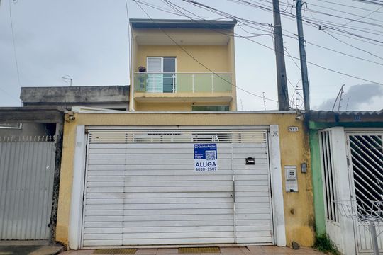 Placa instalada na fachada do imóvel  de casa para alugar com 3 quartos, 290m² em Jardim Rosa de Franca, Guarulhos