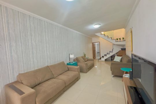 Casa para alugar com 3 quartos, 290m² em Jardim Rosa de Franca, Guarulhos