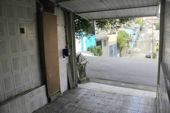 Garagem 2 (casa 1) de casa à venda com 6 quartos, 280m² em Gopouva, Guarulhos