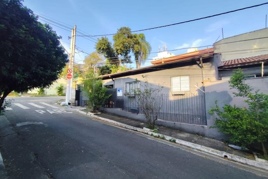 Fachada de casa para alugar com 2 quartos, 150m² em Vila Alexandria, São Paulo