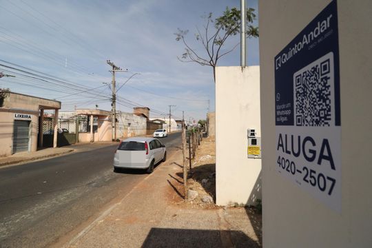 Plaquinha de casa para alugar com 2 quartos, 286m² em Jardim Holanda, Uberlândia