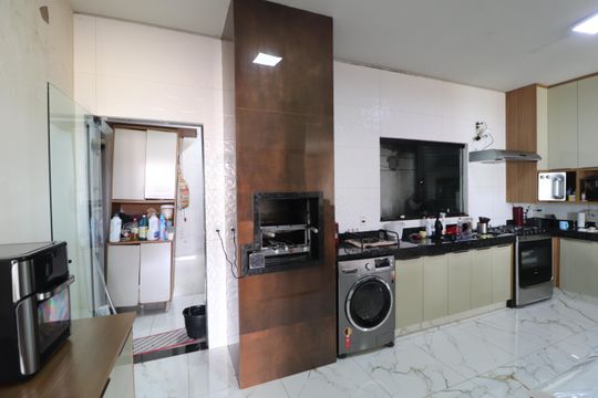 Churrasqueira de casa para alugar com 2 quartos, 286m² em Jardim Holanda, Uberlândia
