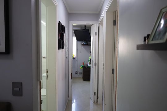 Corredor de apartamento para alugar com 3 quartos, 75m² em Vila Sofia, São Paulo