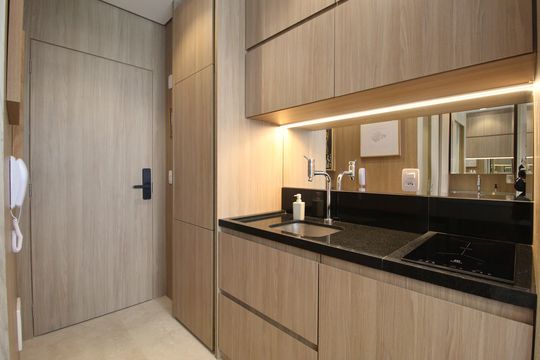Cozinha de kitnet/studio para alugar com 1 quarto, 22m² em Vila Nova Conceição, São Paulo