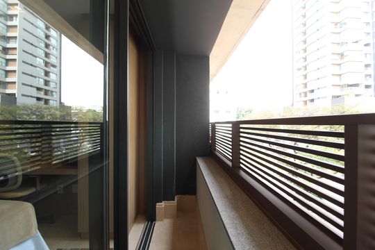 Varanda de kitnet/studio para alugar com 1 quarto, 22m² em Vila Nova Conceição, São Paulo