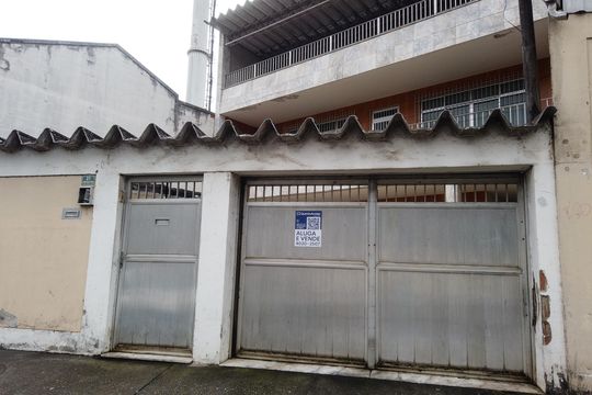 Fachada de casa à venda com 4 quartos, 650m² em Curicica, Rio de Janeiro