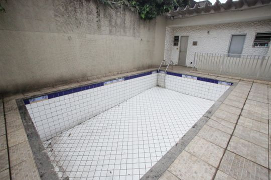 Piscina de casa à venda com 4 quartos, 650m² em Curicica, Rio de Janeiro