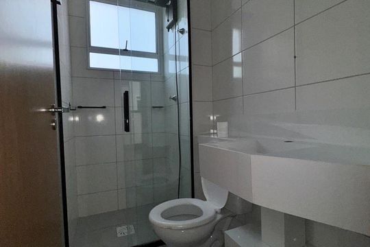 Banheiro de apartamento para alugar com 2 quartos, 42m² em Juliana, Belo Horizonte