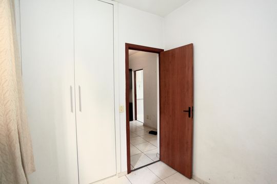 Quarto 1 de apartamento à venda com 2 quartos, 46m² em Camargos, Belo Horizonte