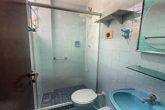 Banheiro de apartamento para alugar com 1 quarto, 45m² em Portuguesa, Rio de Janeiro