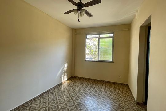 Sala de apartamento para alugar com 1 quarto, 45m² em Portuguesa, Rio de Janeiro