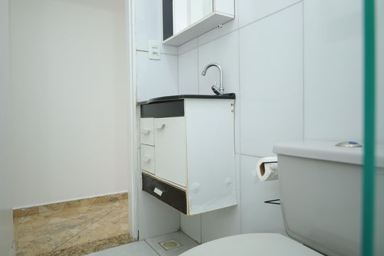 Banheiro de casa para alugar com 2 quartos, 77m² em Itaquera, São Paulo