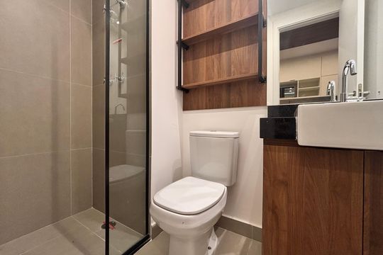 Banheiro de kitnet/studio para alugar com 1 quarto, 34m² em Vila Olímpia, São Paulo