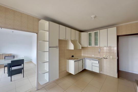 Cozinha de apartamento para alugar com 3 quartos, 140m² em Jardim Gopouva, Guarulhos