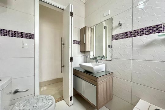 Banheiro Corredor de casa para alugar com 3 quartos, 200m² em Jabaquara, São Paulo