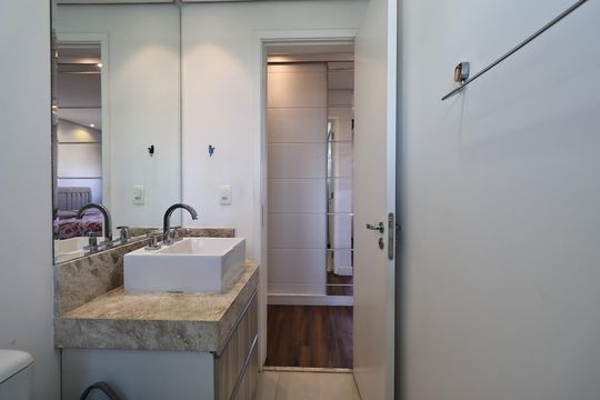 Banheiro da Suíte  de apartamento à venda com 2 quartos, 66m² em Campestre, Santo André