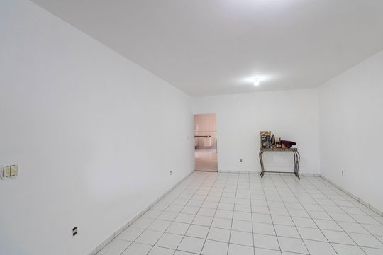 Casa para alugar com 2 quartos, 360m² em Campo Grande, Rio de Janeiro