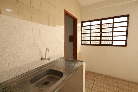 Cozinha de casa para alugar com 2 quartos, 70m² em Monte Castelo, São José dos Campos