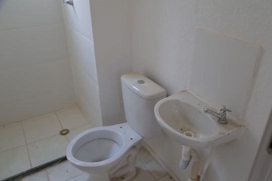 Banheiro de apartamento para alugar com 2 quartos, 42m² em Residencial Sonho Dourado Ii, Goiânia