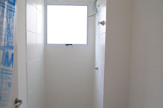 Banheiro de apartamento para alugar com 2 quartos, 42m² em Residencial Sonho Dourado Ii, Goiânia