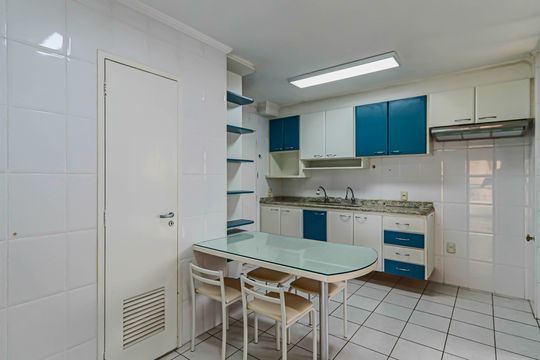 Cozinha de apartamento para alugar com 3 quartos, 93m² em Perdizes, São Paulo