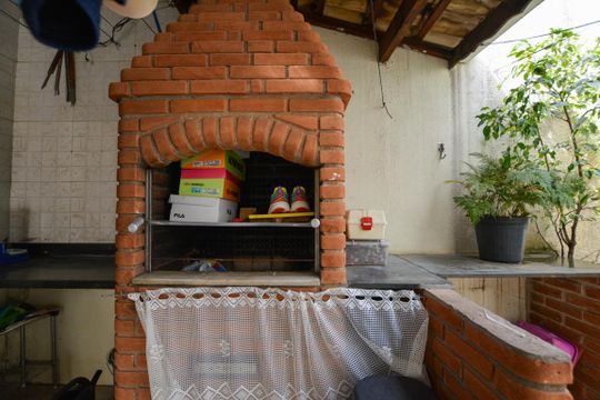 QUINTAL / CHURRASQUEIRA de casa à venda com 3 quartos, 150m² em Jardim Trussardi, São Paulo