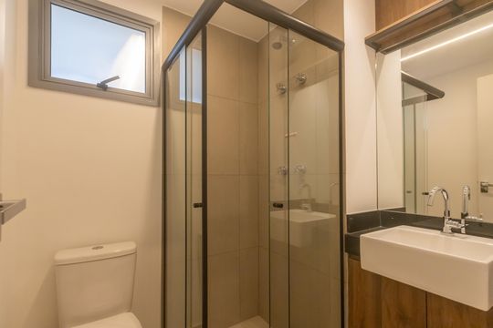 Banheiro de kitnet/studio para alugar com 1 quarto, 34m² em Vila Olímpia, São Paulo