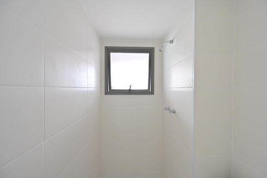 Banheiro da suite 2 de apartamento à venda com 3 quartos, 151m² em Ibirapuera, São Paulo