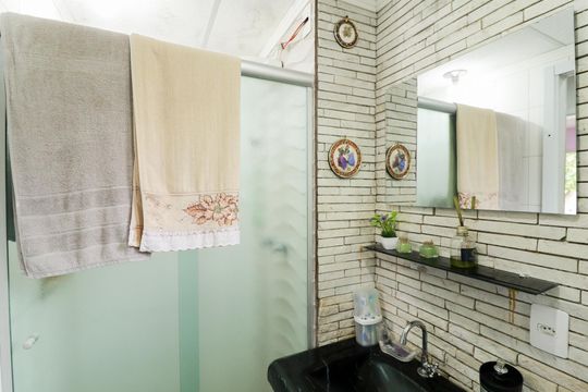 Banheiro de apartamento à venda com 3 quartos, 60m² em Jardim Centenario, São Paulo