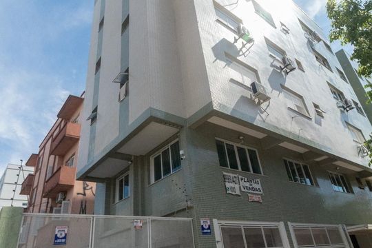 Fachada de apartamento à venda com 2 quartos, 66m² em Menino Deus, Porto Alegre