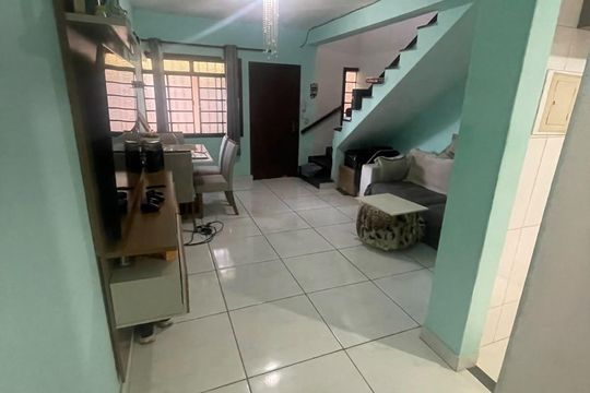 Sala de casa à venda com 2 quartos, 60m² em Santa Amelia, Belo Horizonte