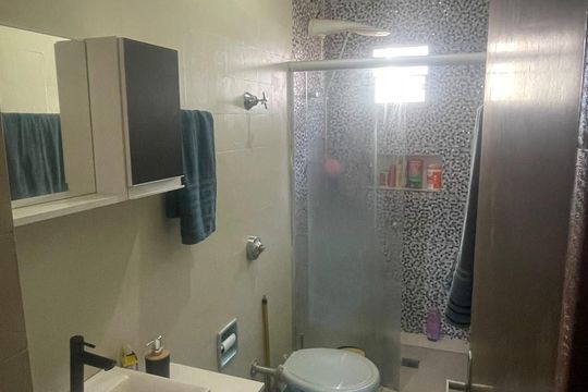 Banheiro  de casa à venda com 2 quartos, 60m² em Santa Amelia, Belo Horizonte