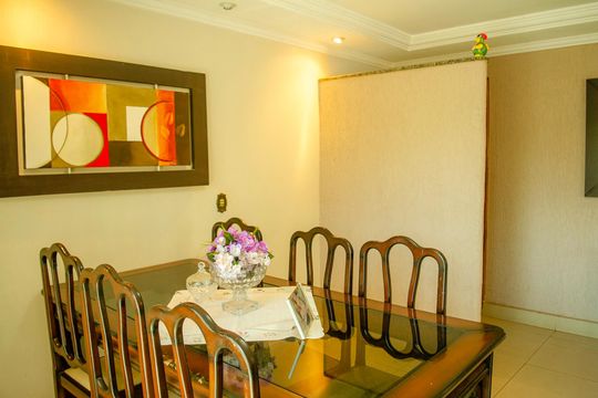 Casa à venda com 3 quartos, 210m² em Setor Crimeia Oeste, Goiânia